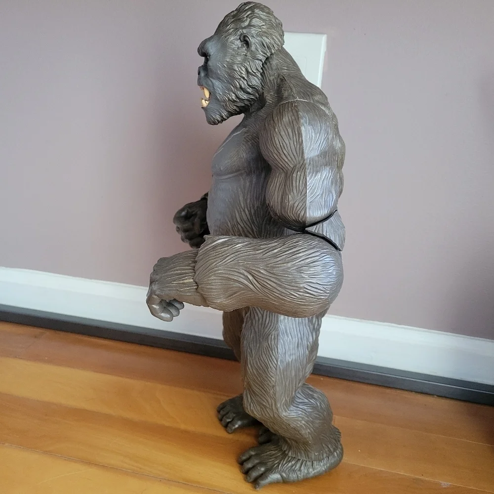 Lanard Toys 2016 Giant Roaring Gorilla Action Figure Jungle King 18